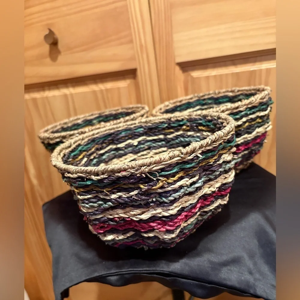 Home Zone Multi-Color Seagrass crafted Decor Basket (set of 3)